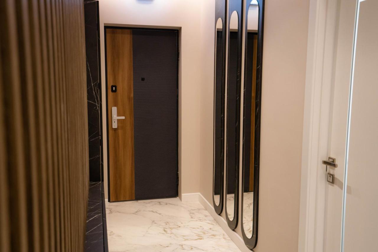 Deluxe Aparthotel Marwell Residence Suceava Exterior photo